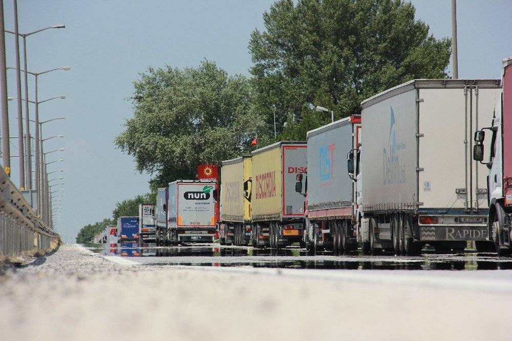 TIR'lar kapıda kaldı. Avrupa İhracatçılara bile vize eziyeti çektiriyor - Resim: 10